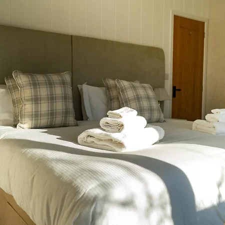 Hollicarrs - Waters Edge Riccall