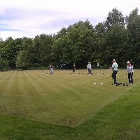 Hollicarrs - Waters Edge Chata *