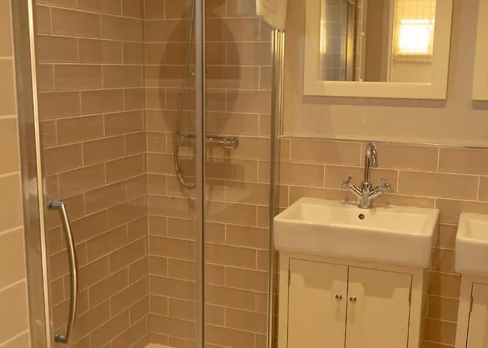 Hollicarrs - Waters Edge